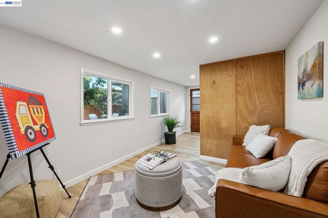 2515 Noble Ave, Alameda, CA 94501