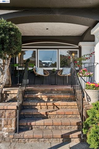 2515 Noble Ave, Alameda, CA 94501