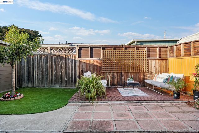 2515 Noble Ave, Alameda, CA 94501