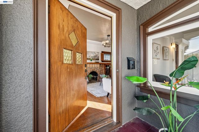 2515 Noble Ave, Alameda, CA 94501