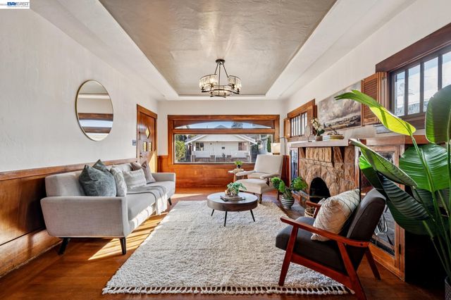 2515 Noble Ave, Alameda, CA 94501