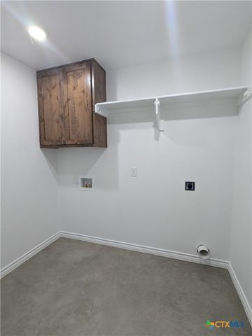 1023 Fieldstone Drive, Lampasas, TX 76550