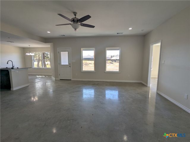 1023 Fieldstone Drive, Lampasas, TX 76550