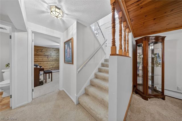 466 Colgate Avenue, Elyria, OH 44035