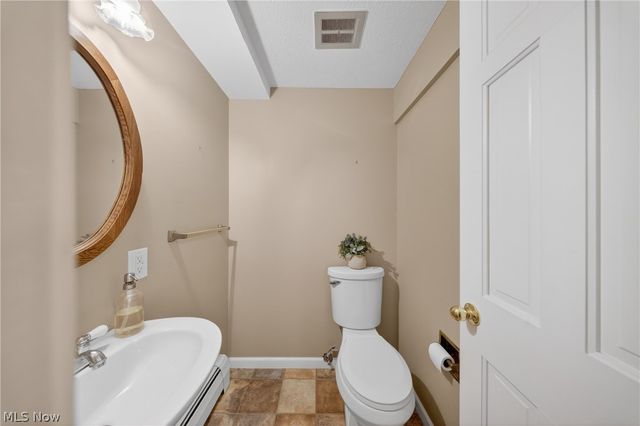 466 Colgate Avenue, Elyria, OH 44035