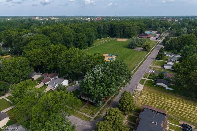 466 Colgate Avenue, Elyria, OH 44035