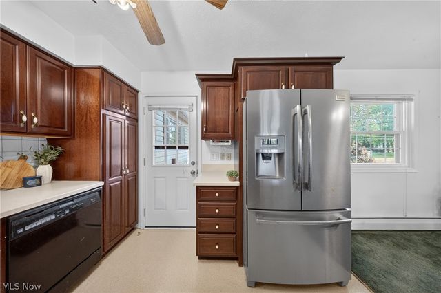 466 Colgate Avenue, Elyria, OH 44035