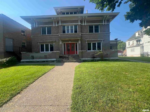 431 5TH Avenue S 17, Clinton, IA 52732