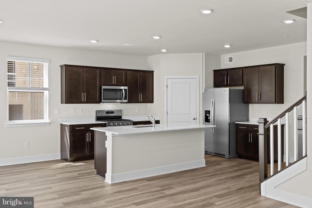 Image 13 of property listing at 5121 GLISTENING POND WAY, Upper Marlboro, MD 20772