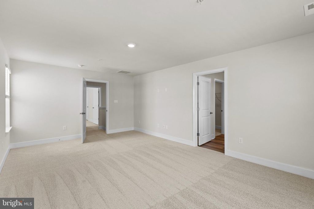 Image 27 of property listing at 5121 GLISTENING POND WAY, Upper Marlboro, MD 20772
