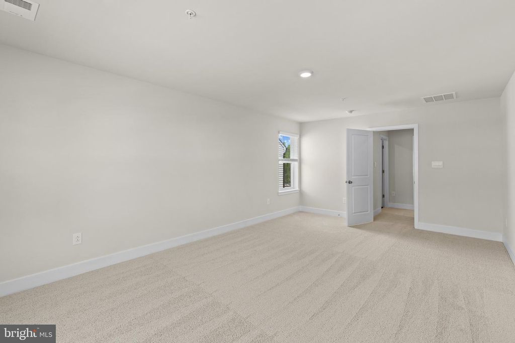 Image 28 of property listing at 5121 GLISTENING POND WAY, Upper Marlboro, MD 20772