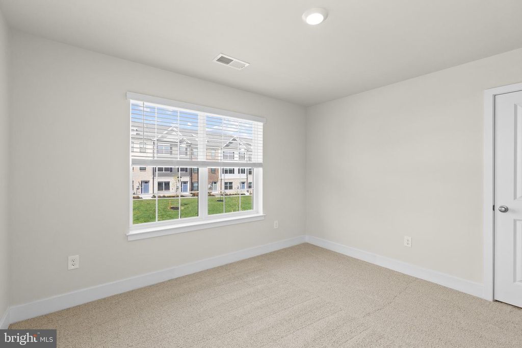 Image 44 of property listing at 5121 GLISTENING POND WAY, Upper Marlboro, MD 20772