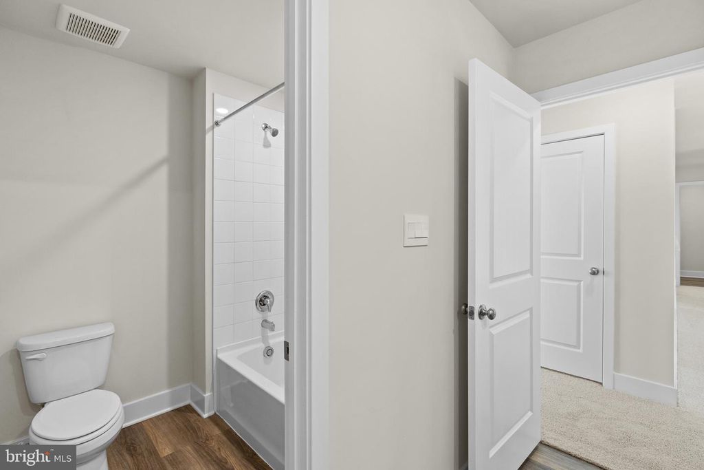 Image 52 of property listing at 5121 GLISTENING POND WAY, Upper Marlboro, MD 20772