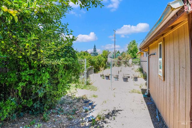 1107 Lake Lowell Ave., Nampa, ID 83686