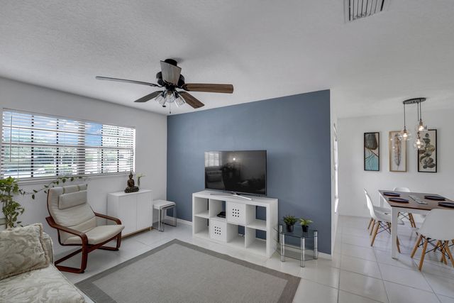 22791 TRELAWNY Terrace D, Boca Raton, FL 33433