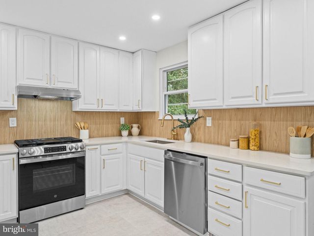 153 OAK PINES BLVD, Pemberton, NJ 08068
