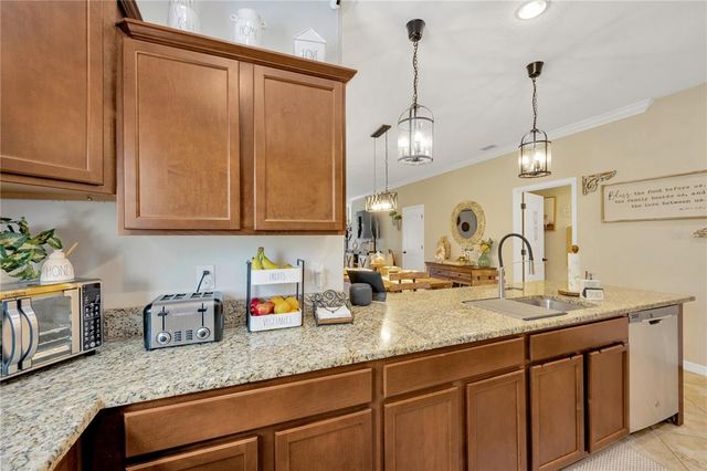 2022 HAWKS VIEW DRIVE, Ruskin, FL 33570