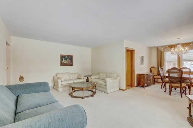 1850 Kensington Avenue, Westchester, IL 60154