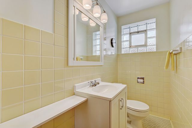 1850 Kensington Avenue, Westchester, IL 60154