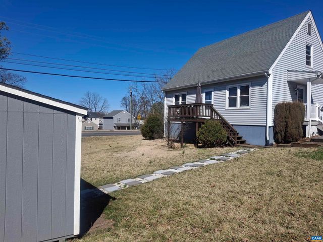 642 N DELPHINE AVE, Waynesboro, VA 22980