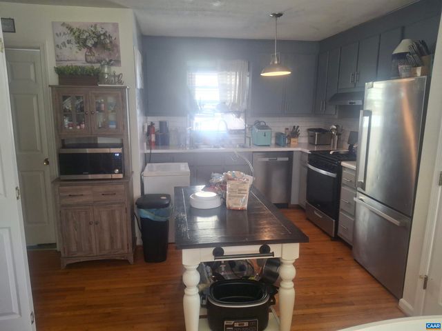 642 N DELPHINE AVE, Waynesboro, VA 22980