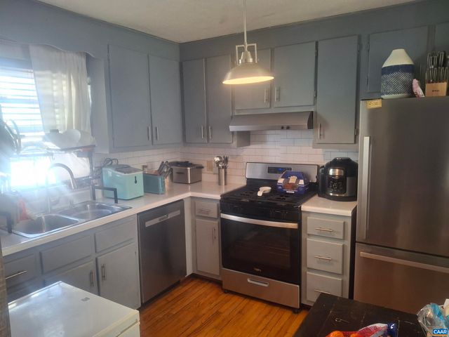 642 N DELPHINE AVE, Waynesboro, VA 22980