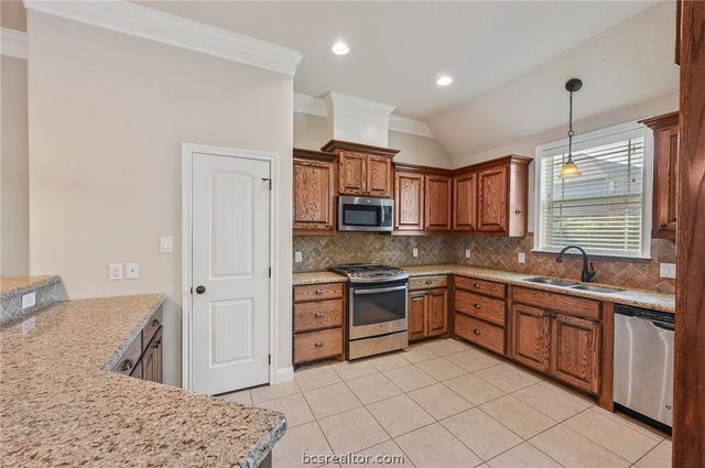 4105 Shallow Creek Loop, College Station, TX 77845