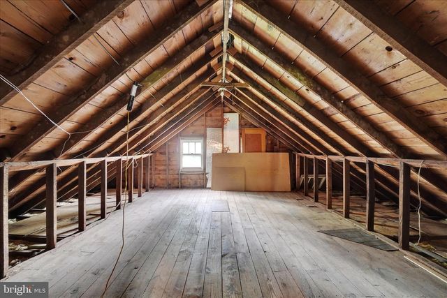 16 E TOLNA RD, Shrewsbury, PA 17361