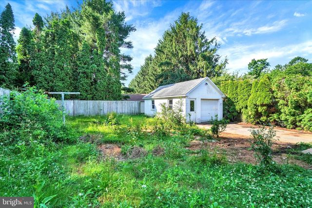 16 E TOLNA RD, Shrewsbury, PA 17361