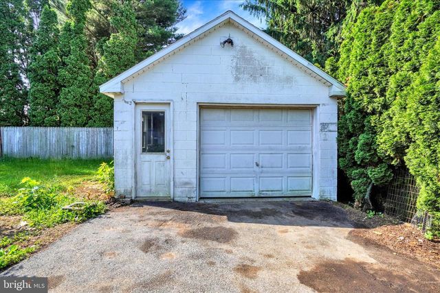 16 E TOLNA RD, Shrewsbury, PA 17361