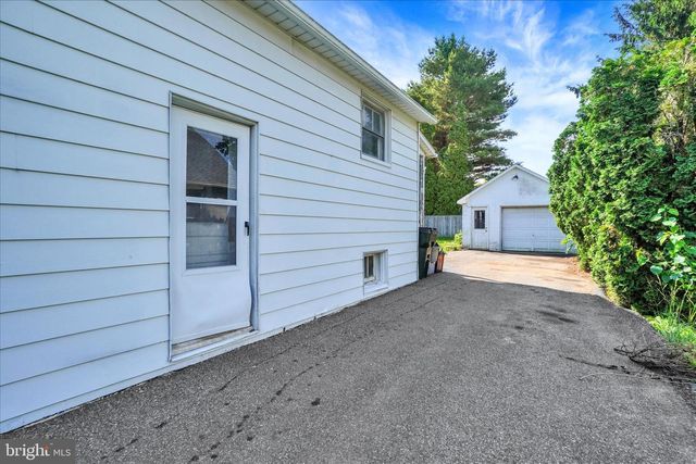 16 E TOLNA RD, Shrewsbury, PA 17361