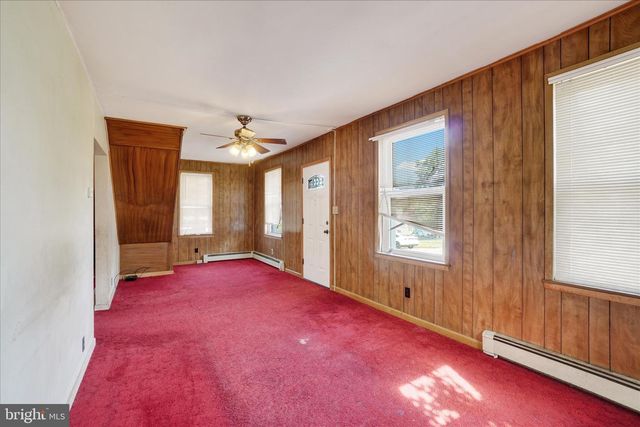 16 E TOLNA RD, Shrewsbury, PA 17361