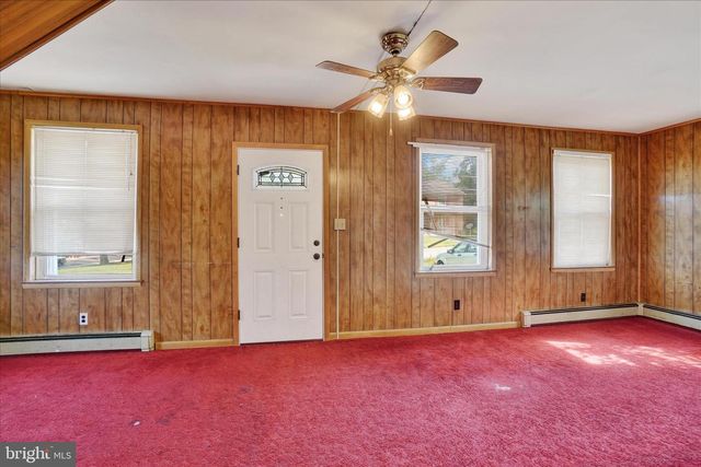 16 E TOLNA RD, Shrewsbury, PA 17361