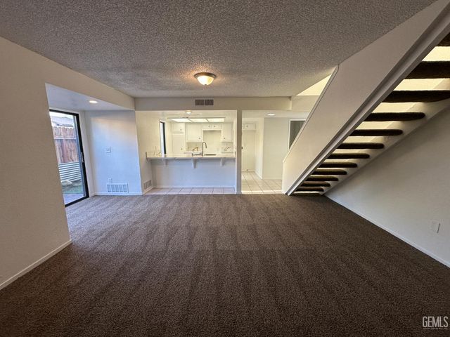 3501 Bernard Street 12B, Bakersfield, CA 93306