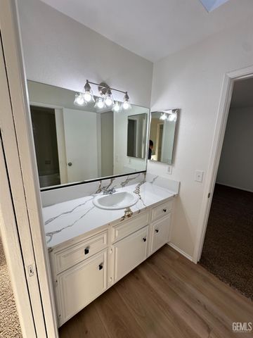 3501 Bernard Street 12B, Bakersfield, CA 93306