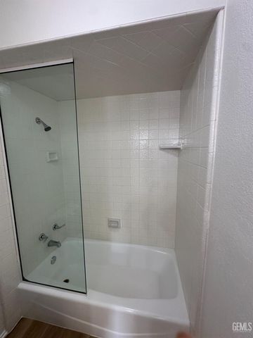 3501 Bernard Street 12B, Bakersfield, CA 93306