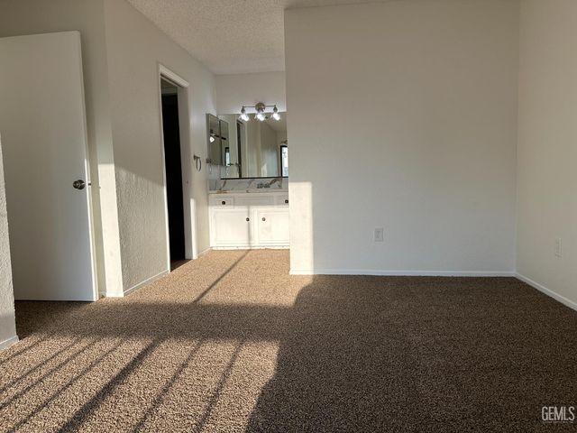 3501 Bernard Street 12B, Bakersfield, CA 93306