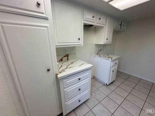 3501 Bernard Street 12B, Bakersfield, CA 93306