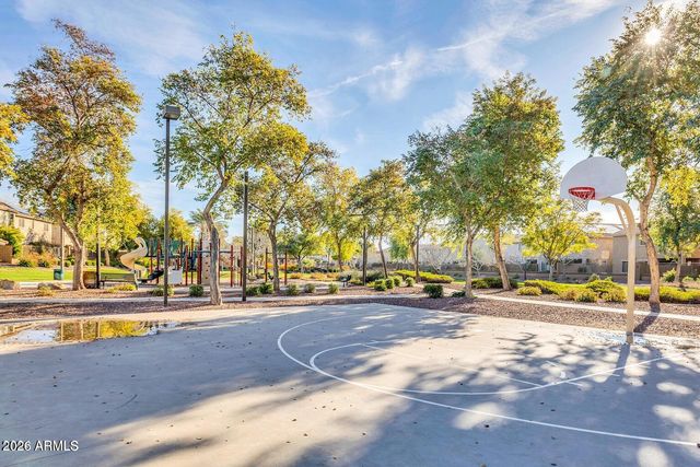 1937 W BUSONI Place, Phoenix, AZ 85023