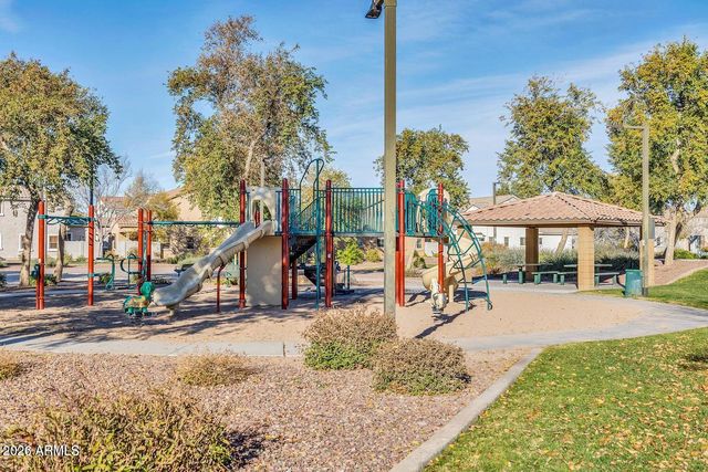 1937 W BUSONI Place, Phoenix, AZ 85023