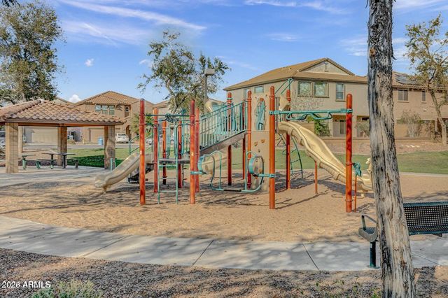 1937 W BUSONI Place, Phoenix, AZ 85023