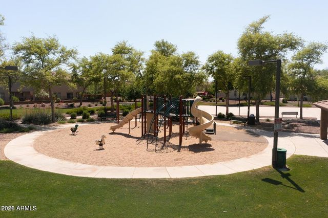 1937 W BUSONI Place, Phoenix, AZ 85023