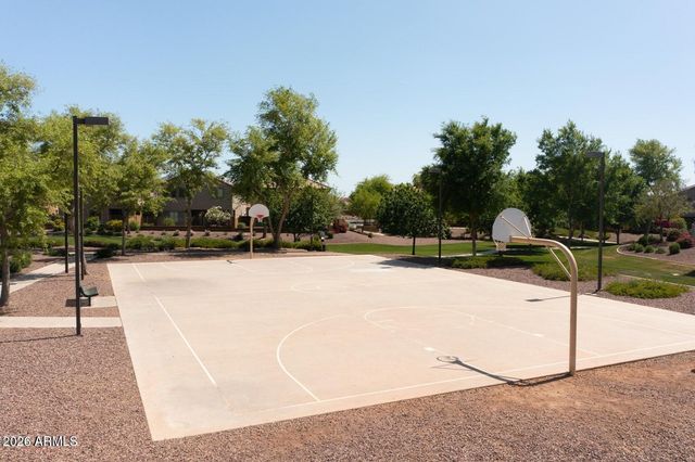 1937 W BUSONI Place, Phoenix, AZ 85023