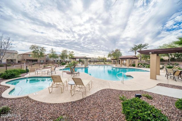 1937 W BUSONI Place, Phoenix, AZ 85023