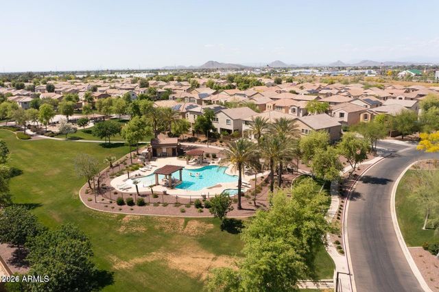 1937 W BUSONI Place, Phoenix, AZ 85023
