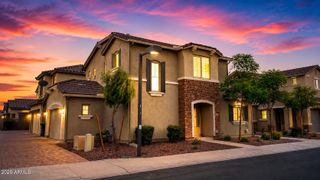 1937 W BUSONI Place, Phoenix, AZ 85023