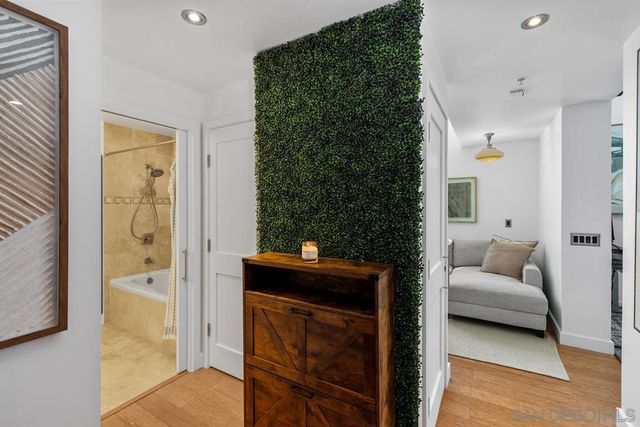 700 W E St 403, San Diego, CA 92101