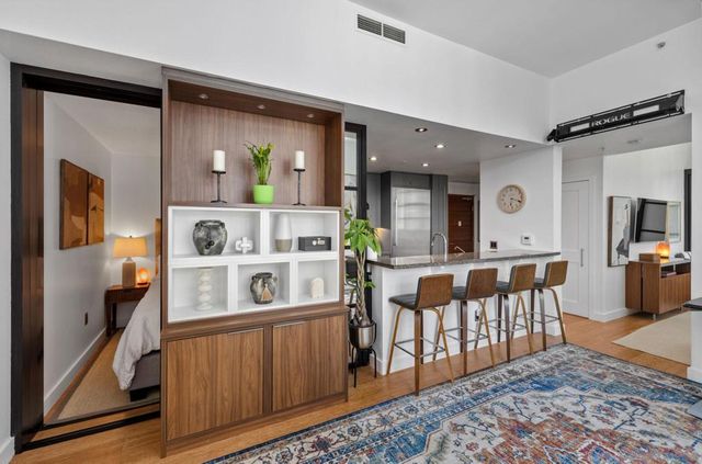 700 W E St 403, San Diego, CA 92101