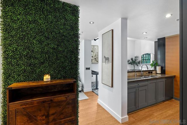 700 W E St 403, San Diego, CA 92101