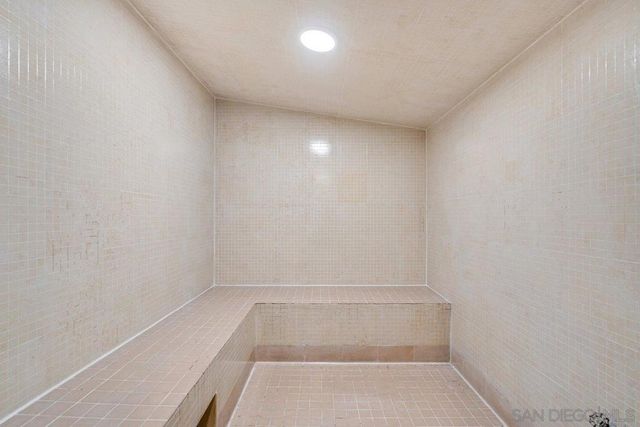 700 W E St 403, San Diego, CA 92101